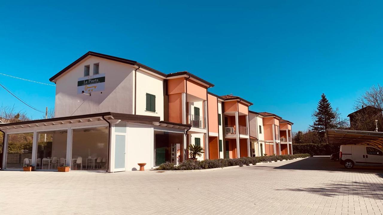 Aparthotel Rta La Pineta Sarzana Zewnętrze zdjęcie